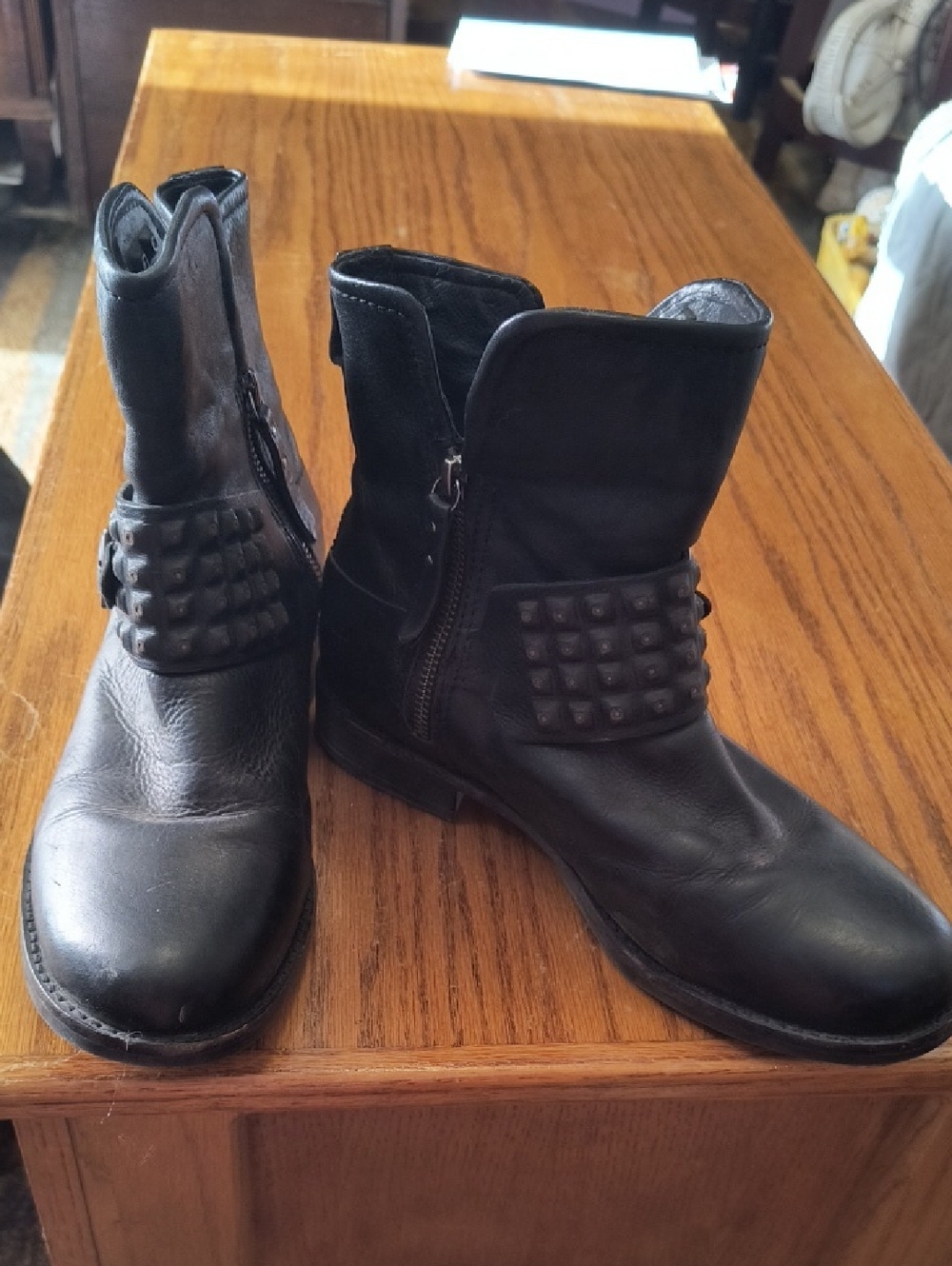 Women's Size 8 UGG Black Studded Leather Ankle Boots